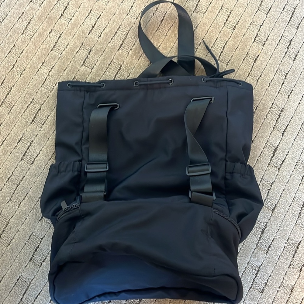Beyond yoga convertible gym black bag - Picture 5 of 7
